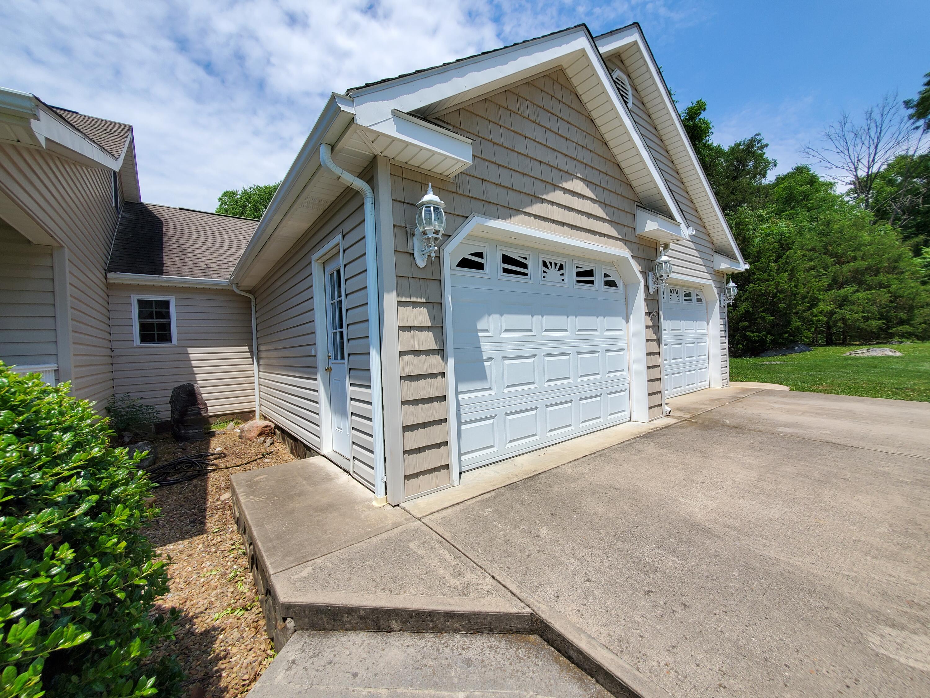 740 Cartwheel Road Greeneville, TN 37743 - Photo 4 of 102 20220606_122342
