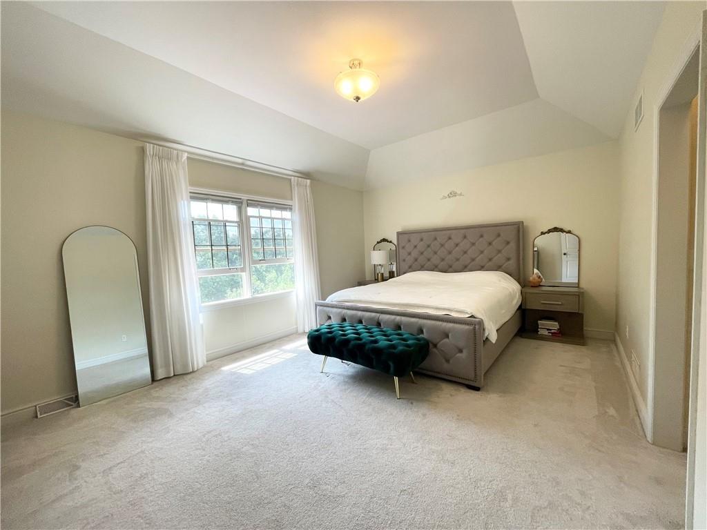 518 Farndale Road Pittsburgh, PA 15215 - Photo 26 of 37 a bedroom with a bed and a chair