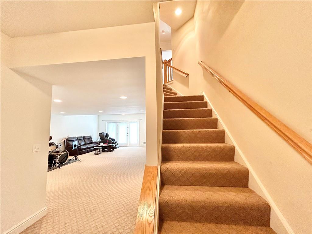 518 Farndale Road Pittsburgh, PA 15215 - Photo 32 of 37 a view of entryway and hall