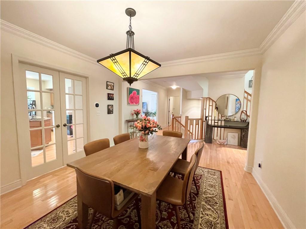 518 Farndale Road Pittsburgh, PA 15215 - Photo 7 of 37 a view of a dining room and livingroom view