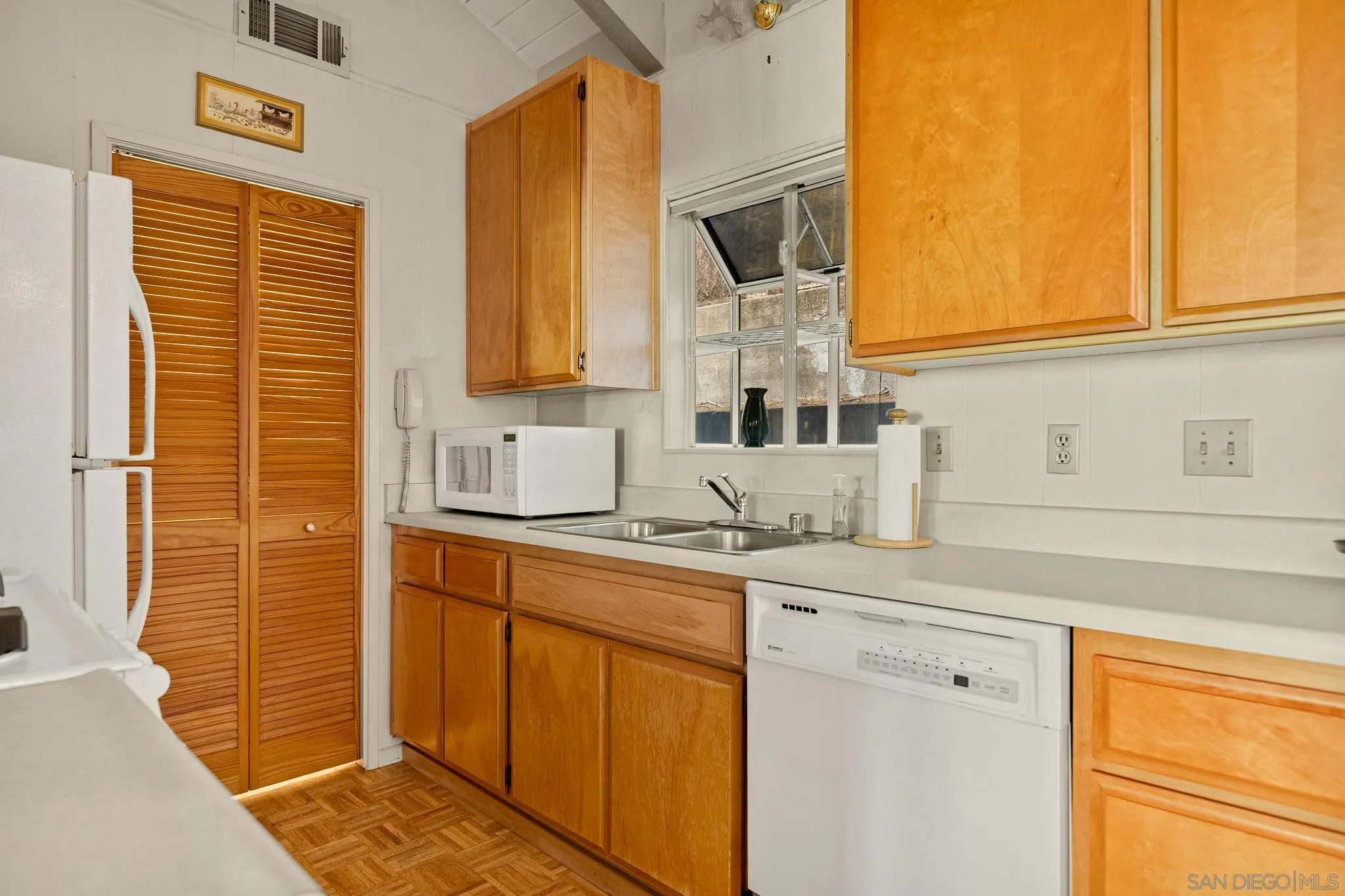 26582 Lake Forest Drive Twin Peaks, CA 92391 - Photo 13 of 25 a bathroom with a sink and a mirror