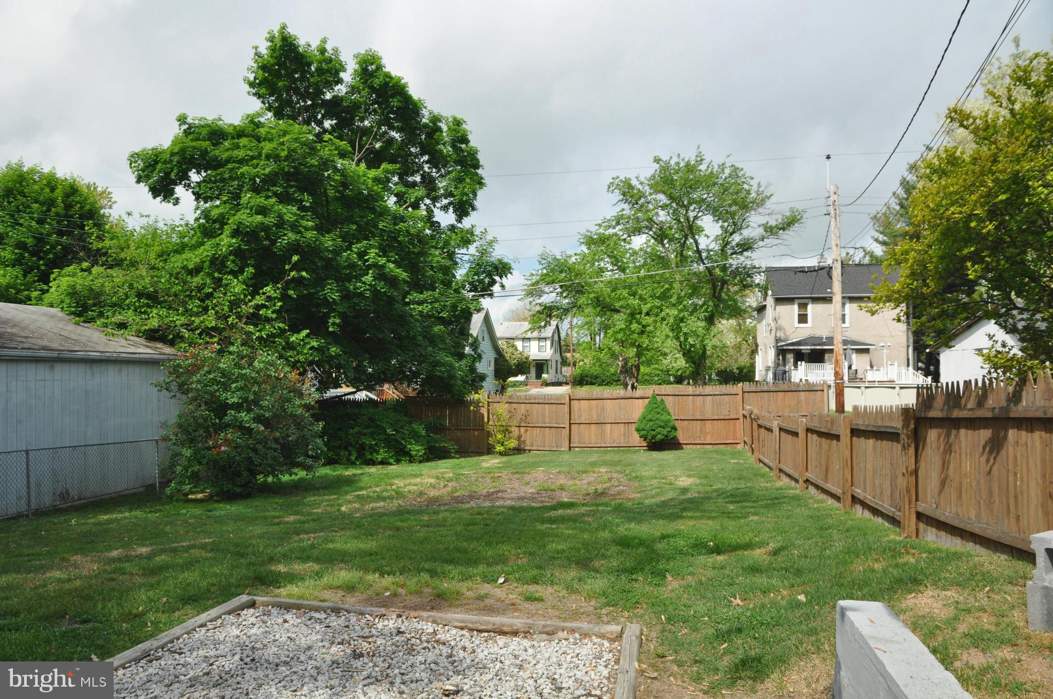 1515 Marsha Road Baltimore, MD 21227 - Photo 16 of 25 Back Yard View