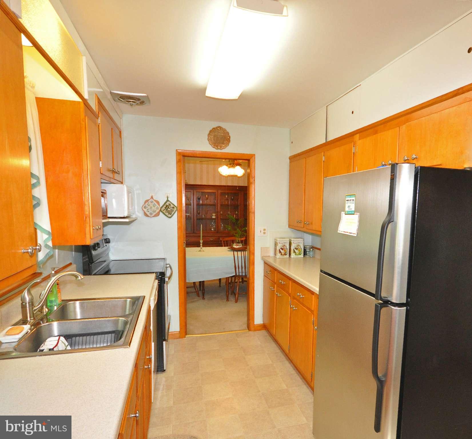 1515 Marsha Road Baltimore, MD 21227 - Photo 4 of 25 Kitchen