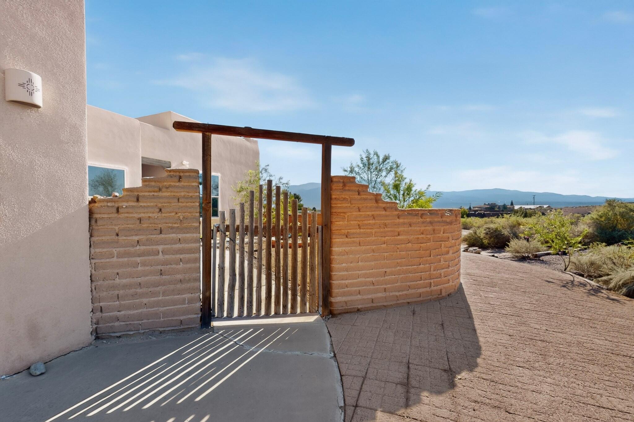 5725 Rio Pinos Road Northeast Rio Rancho, NM 87144 - Photo 6 of 45 Gallery Image 6