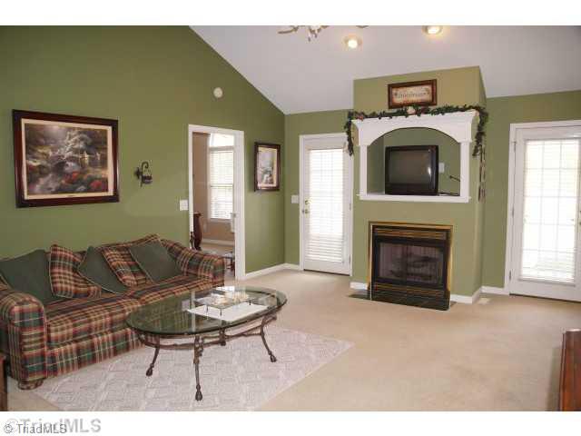 161 Dublin Road Advance, NC 27006 - Photo 3 of 16 Living Room.