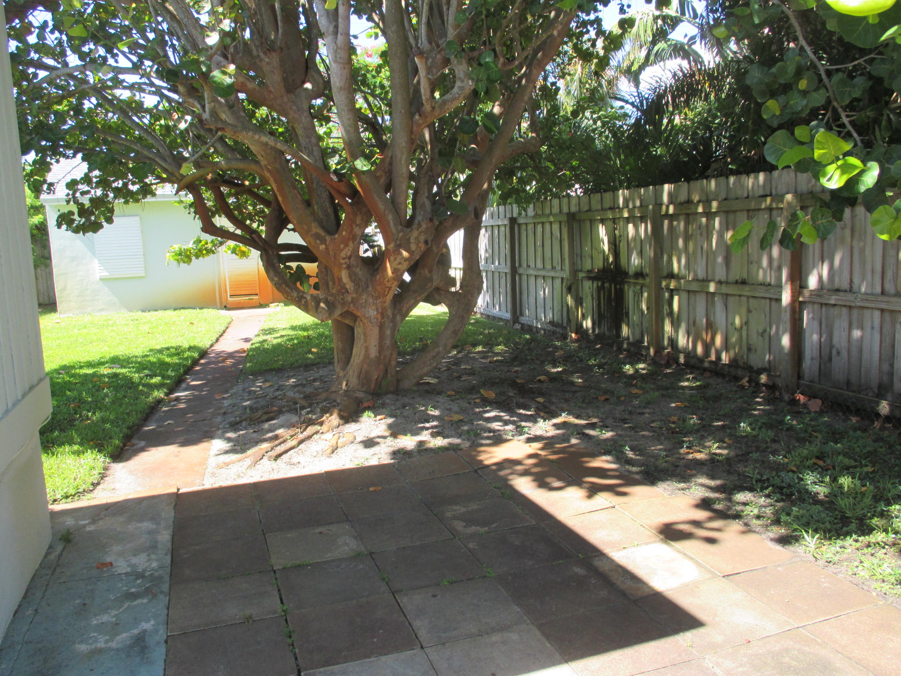 360 Ellamar Road West Palm Beach, FL 33405 - Photo 34 of 41 IMG_3641