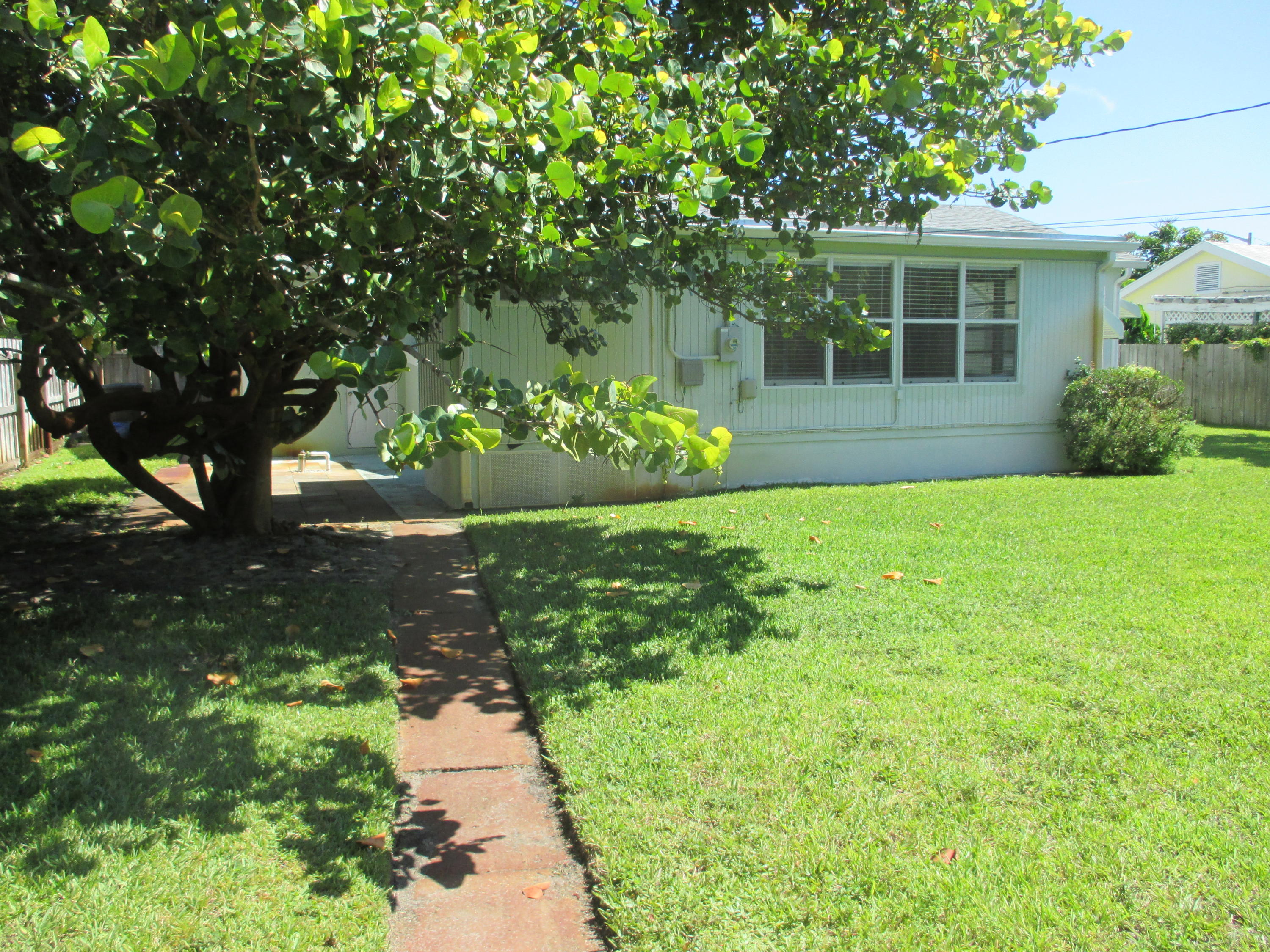 360 Ellamar Road West Palm Beach, FL 33405 - Photo 41 of 41 IMG_3653