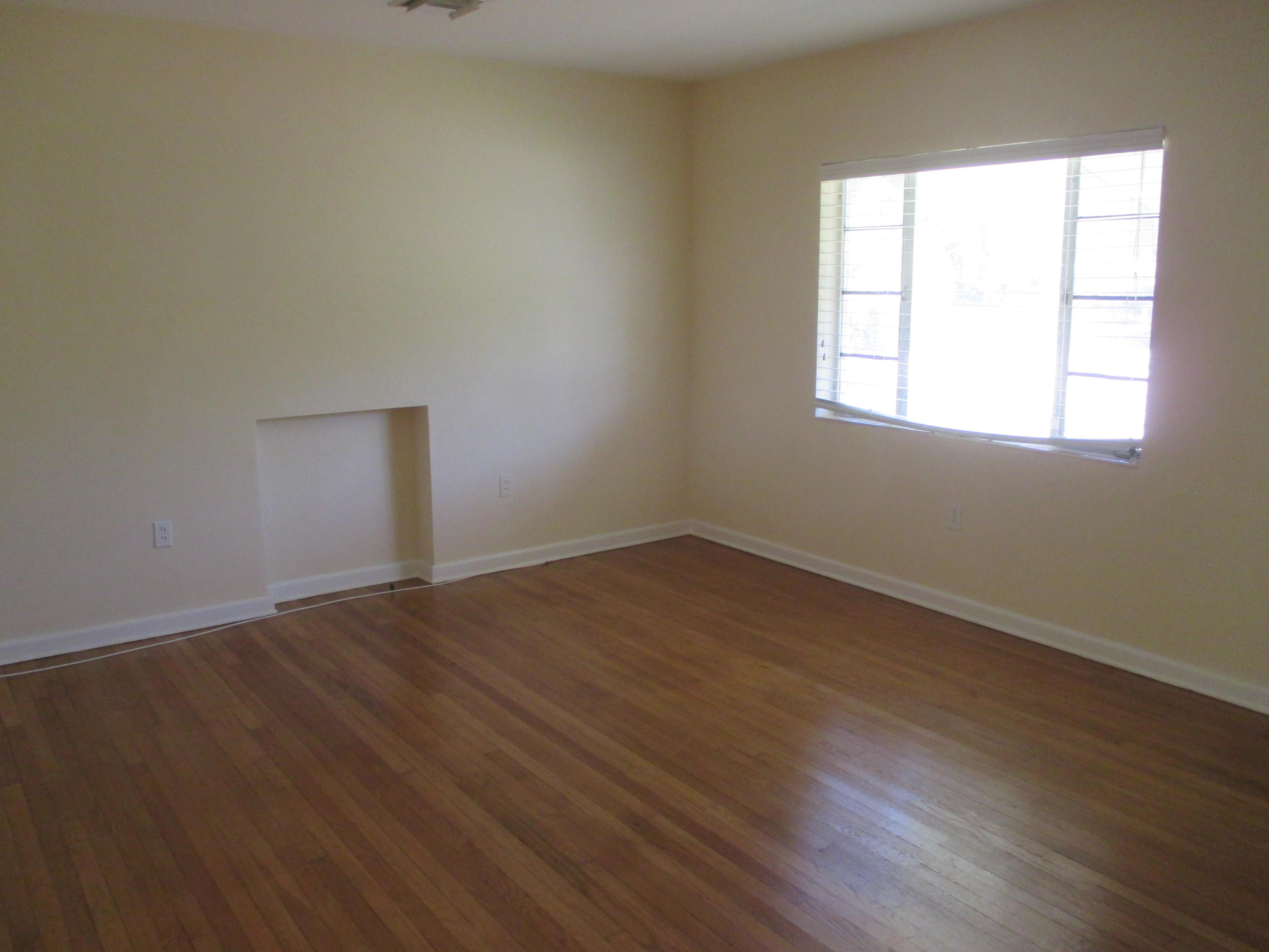 360 Ellamar Road West Palm Beach, FL 33405 - Photo 5 of 41 IMG_3577