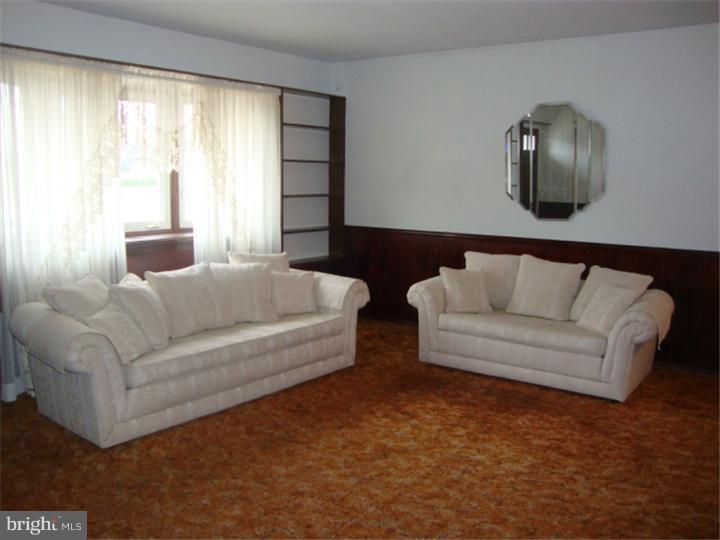 53 Endicott Road Hamilton, NJ 08690 - Photo 2 of 13
