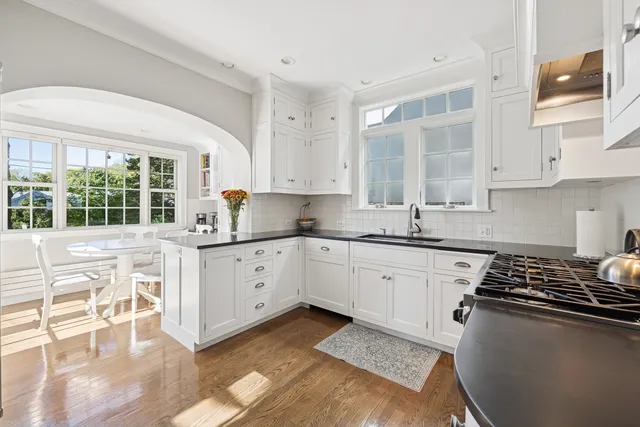 $1,199,000 | 2754 Ridge Avenue, Evanston, IL 60201