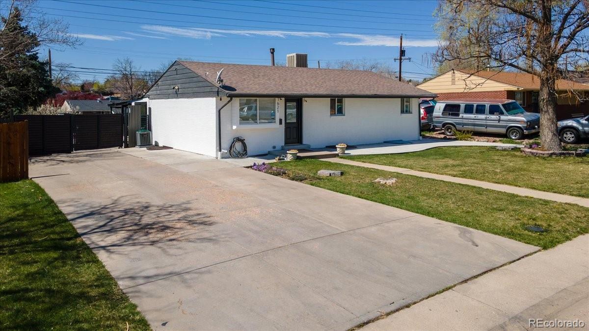 7621 Granada Road Denver, CO 80221 - Photo 4 of 49