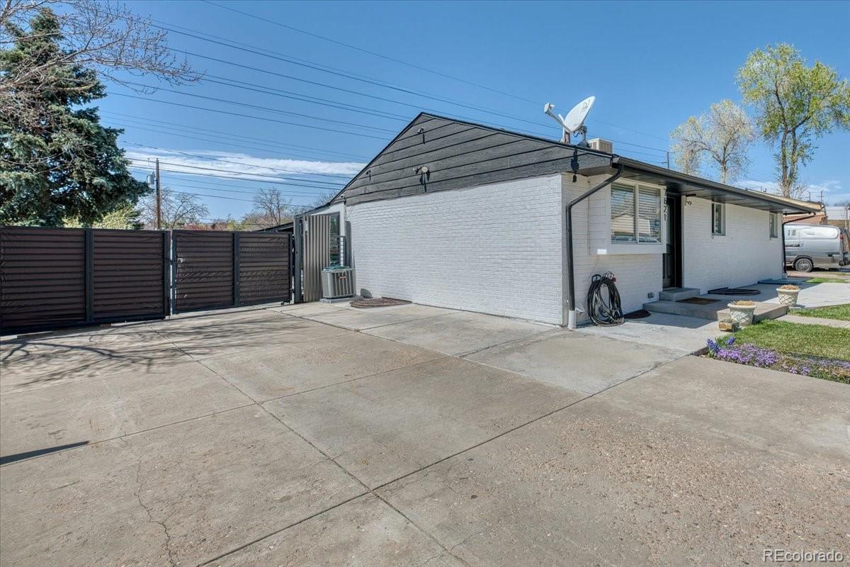 7621 Granada Road Denver, CO 80221 - Photo 6 of 49