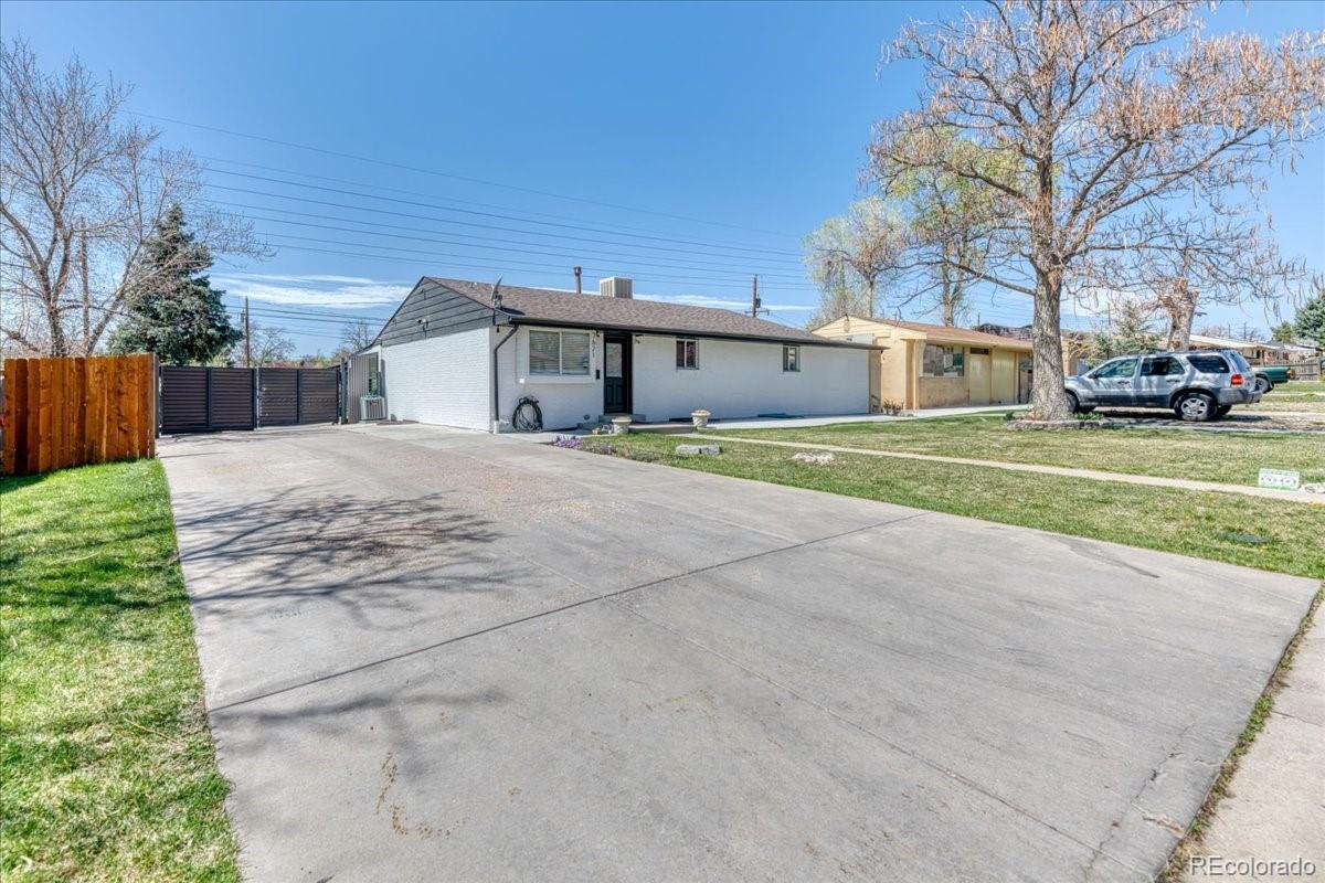 7621 Granada Road Denver, CO 80221 - Photo 8 of 49