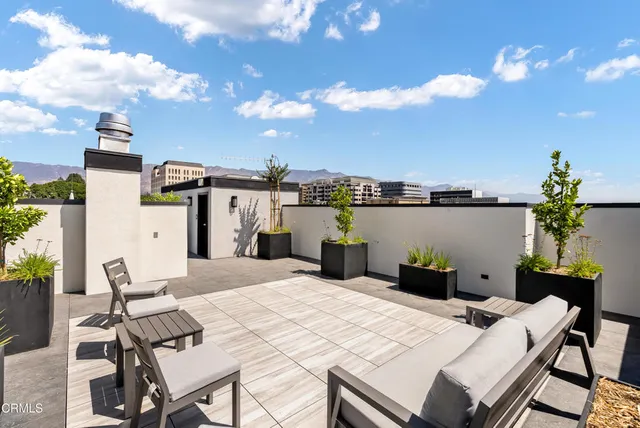 $799,000 | 150 South Oak Knoll Avenue, Unit 103, Pasadena, CA 91101