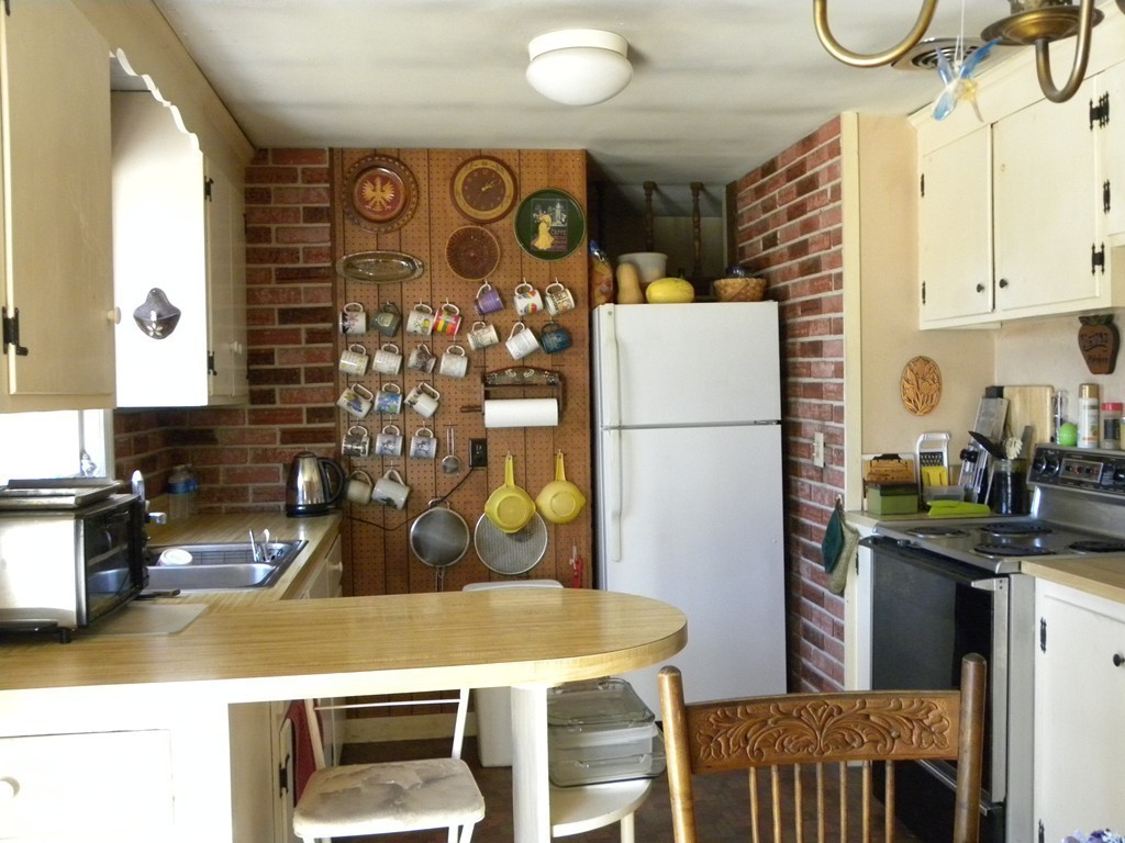 30 Fenelon Road Framingham, MA 01702 - Photo 3 of 19 Gallery Image 3