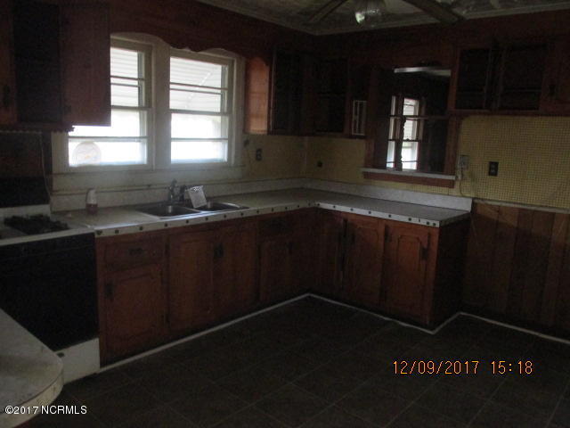 855 Blades Road Havelock, NC 28532 - Photo 11 of 13 Kitchen