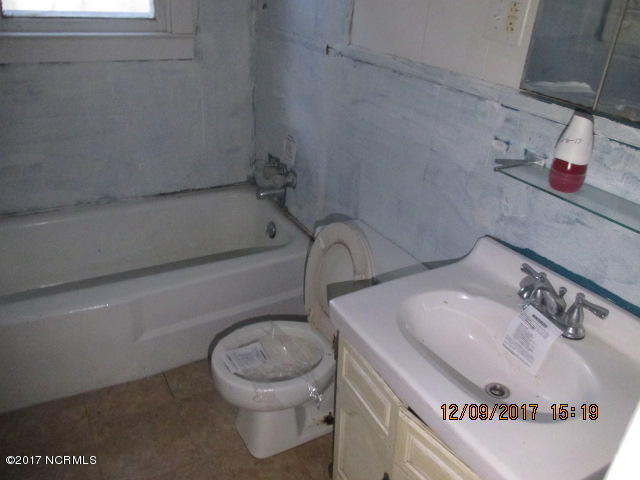 855 Blades Road Havelock, NC 28532 - Photo 4 of 13 Bathroom