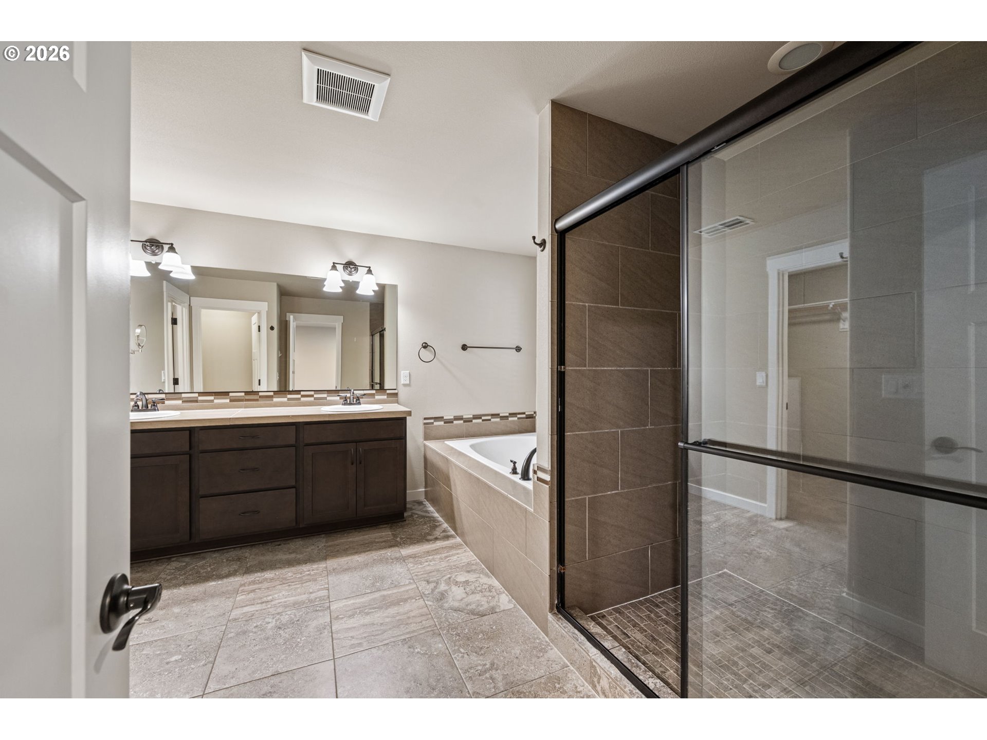 3237 Timberline Drive Eugene, OR 97405 - Photo 19 of 44 Bathroom