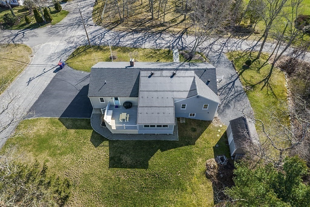 21 Robinwood Road Buzzards Bay, MA 02532 - Photo 2 of 38
