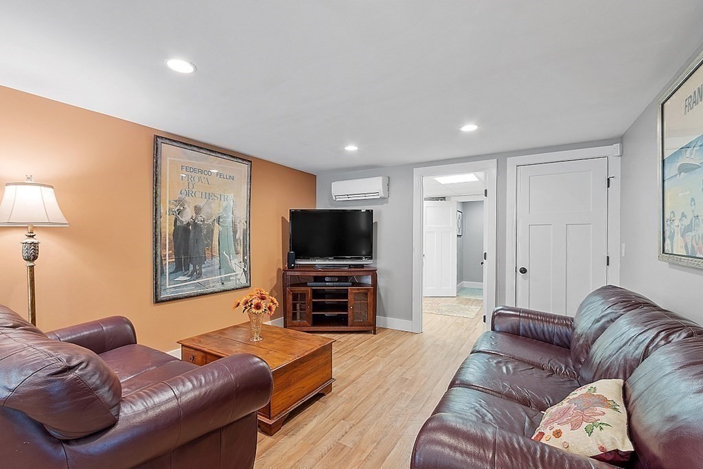 21 Robinwood Road Buzzards Bay, MA 02532 - Photo 28 of 38