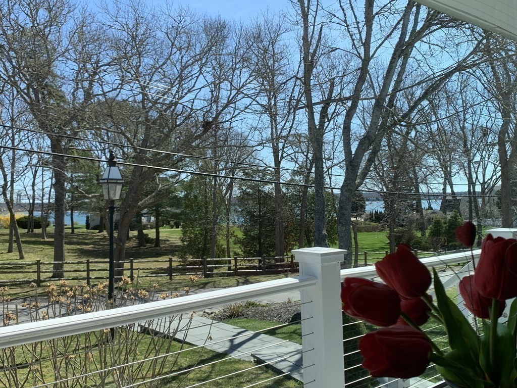 21 Robinwood Road Buzzards Bay, MA 02532 - Photo 3 of 38