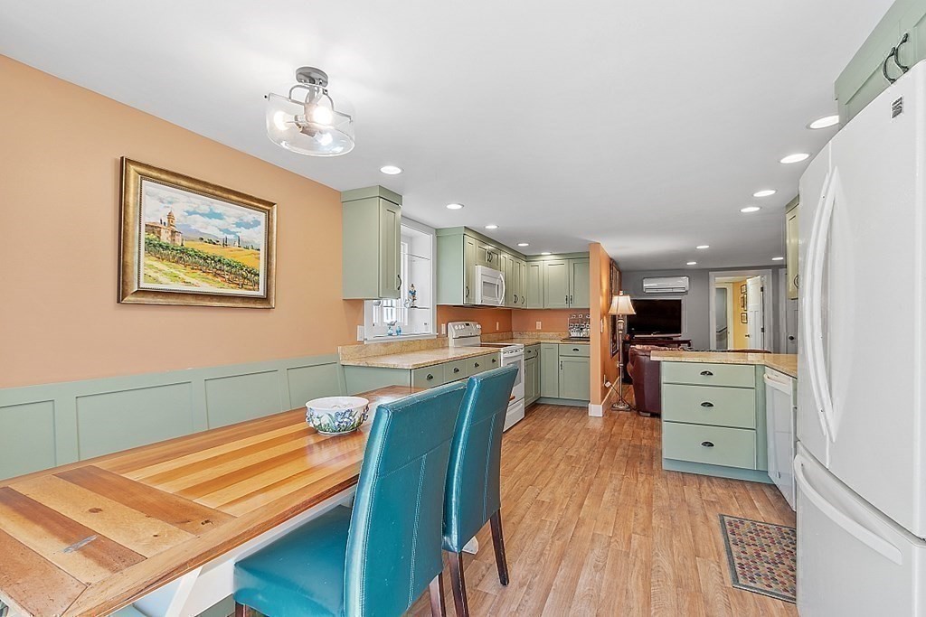 21 Robinwood Road Buzzards Bay, MA 02532 - Photo 33 of 38