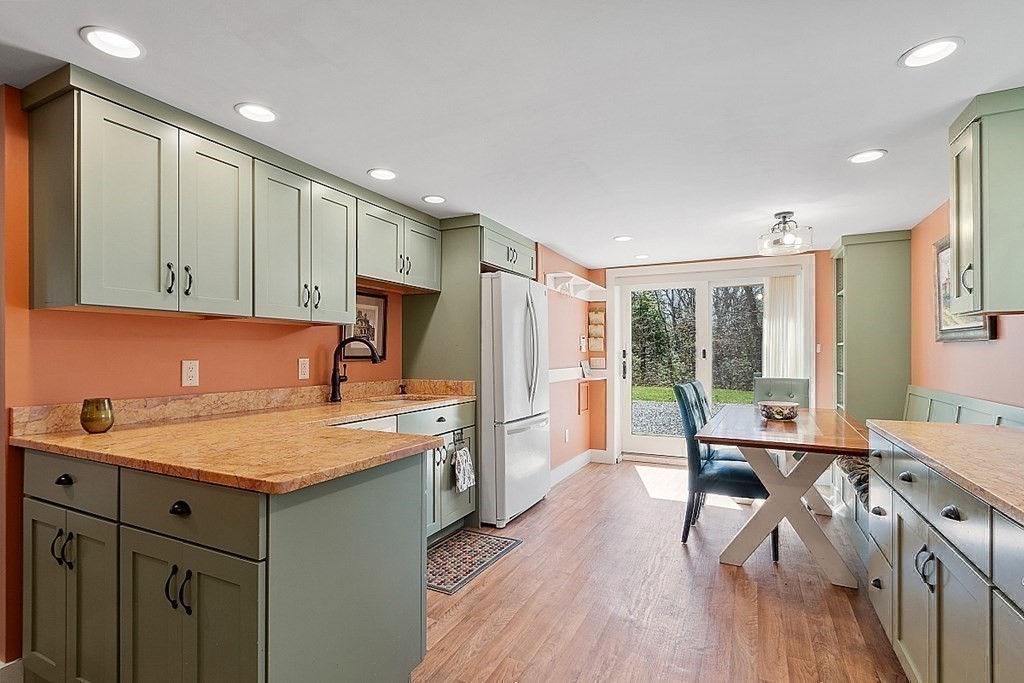 21 Robinwood Road Buzzards Bay, MA 02532 - Photo 34 of 38