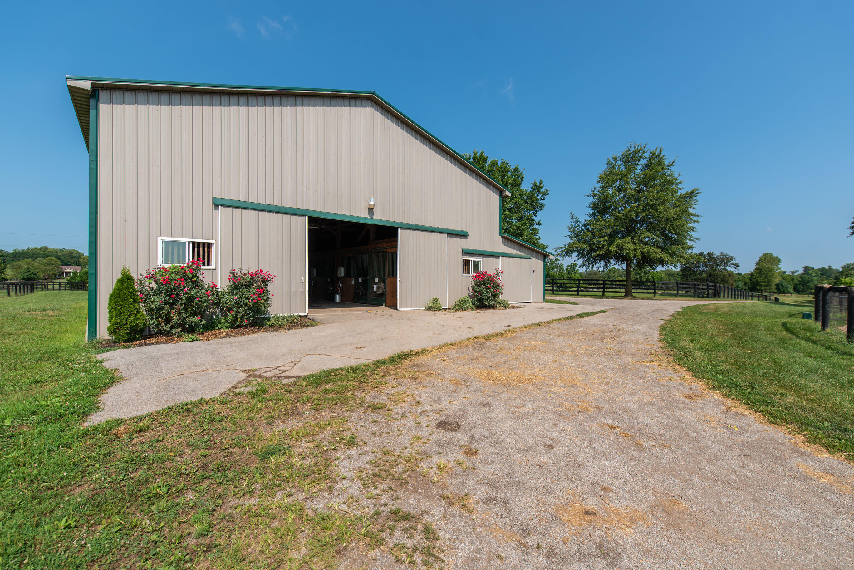 210 Larue Road Paris, KY 40361 - Photo 4 of 39 20210812-210-Larue-Rd-parker-realty-007_