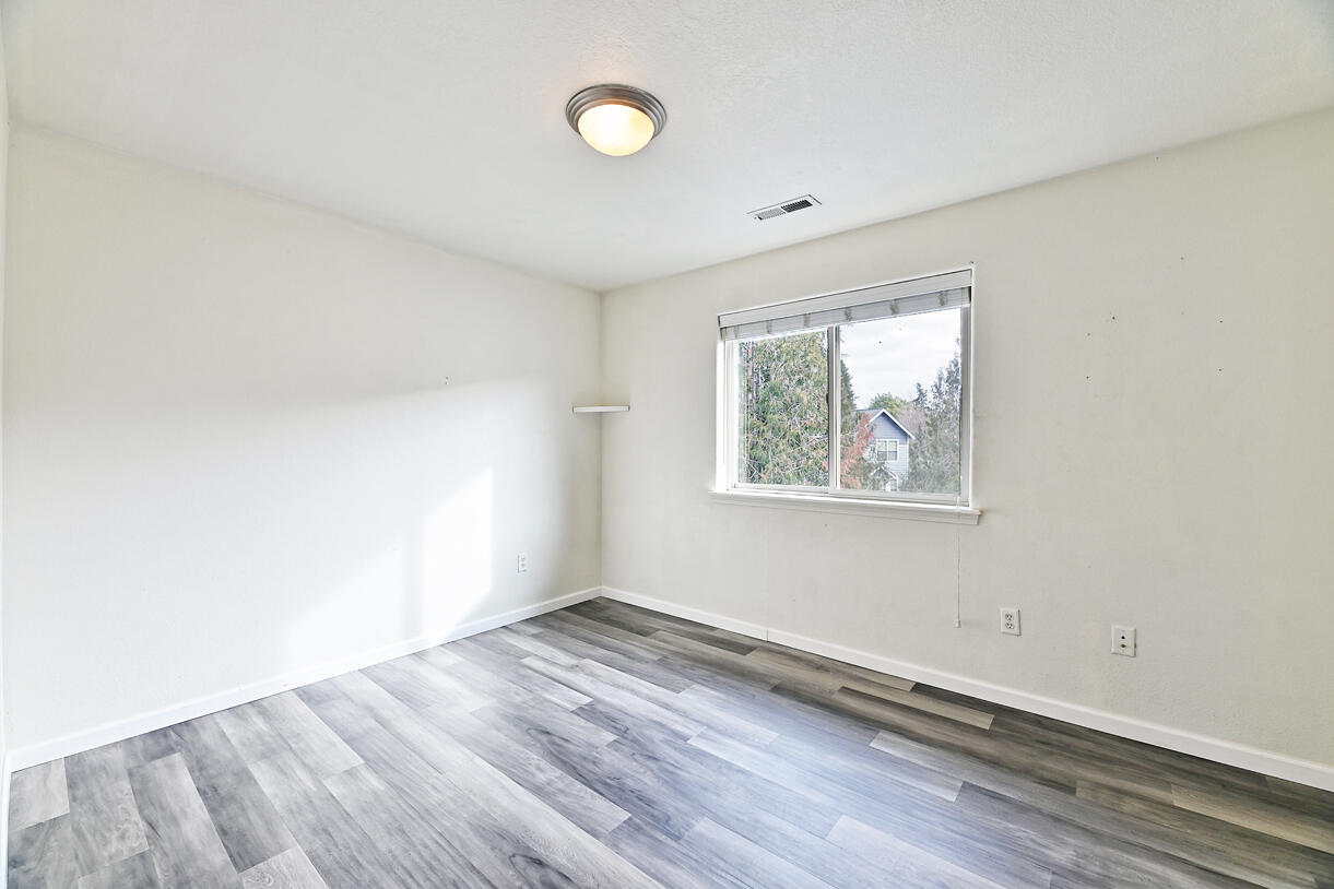 450 Midway Road, Unit 21 Medford, OR 97501 - Photo 15 of 23