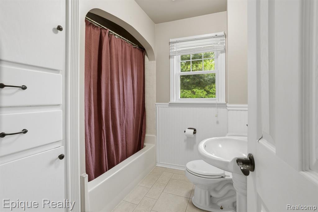 608 South Main Street Capac, MI 48014 - Photo 10 of 25