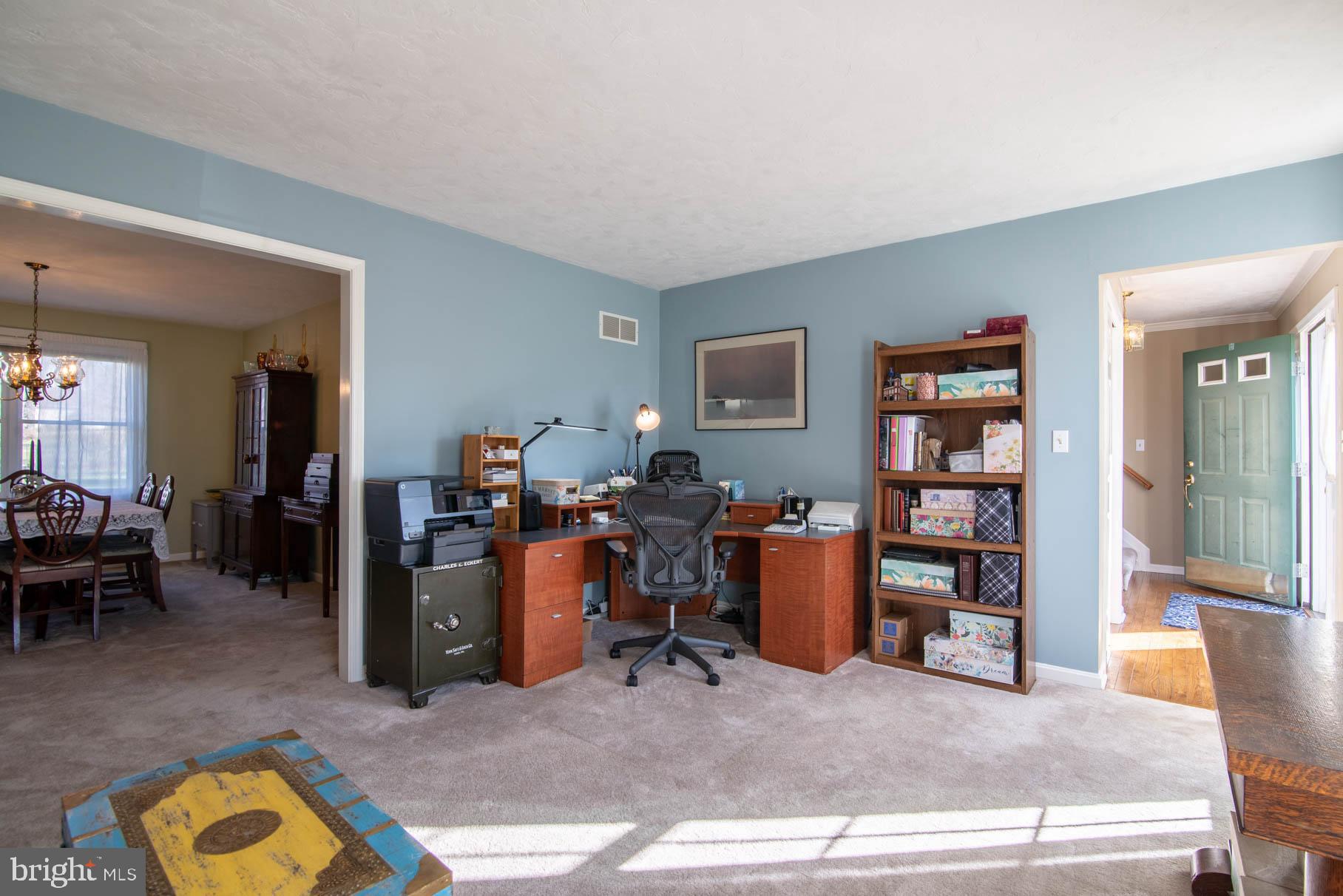 588 Chestnut Hill Road York, PA 17402 - Photo 3 of 49