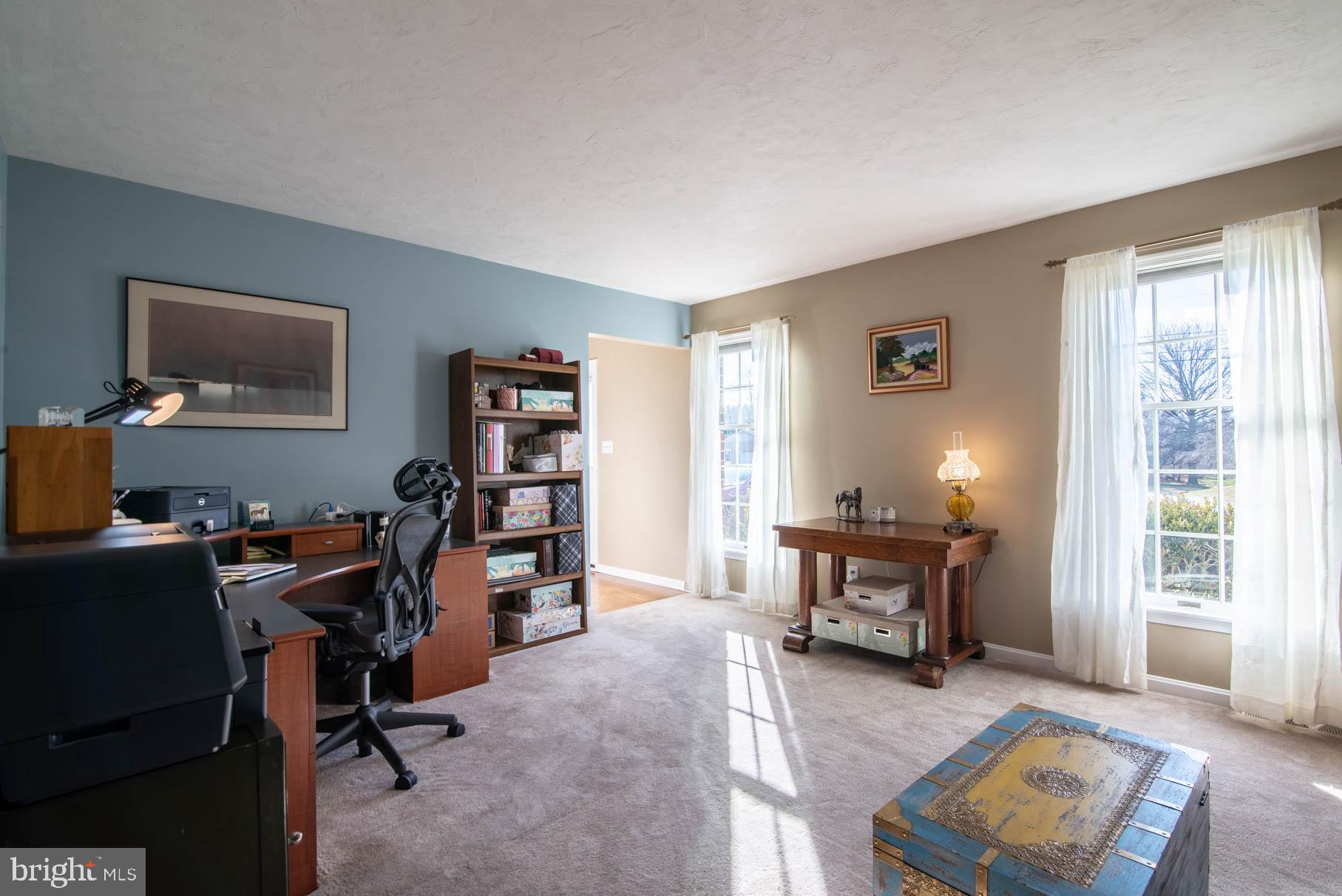 588 Chestnut Hill Road York, PA 17402 - Photo 4 of 49