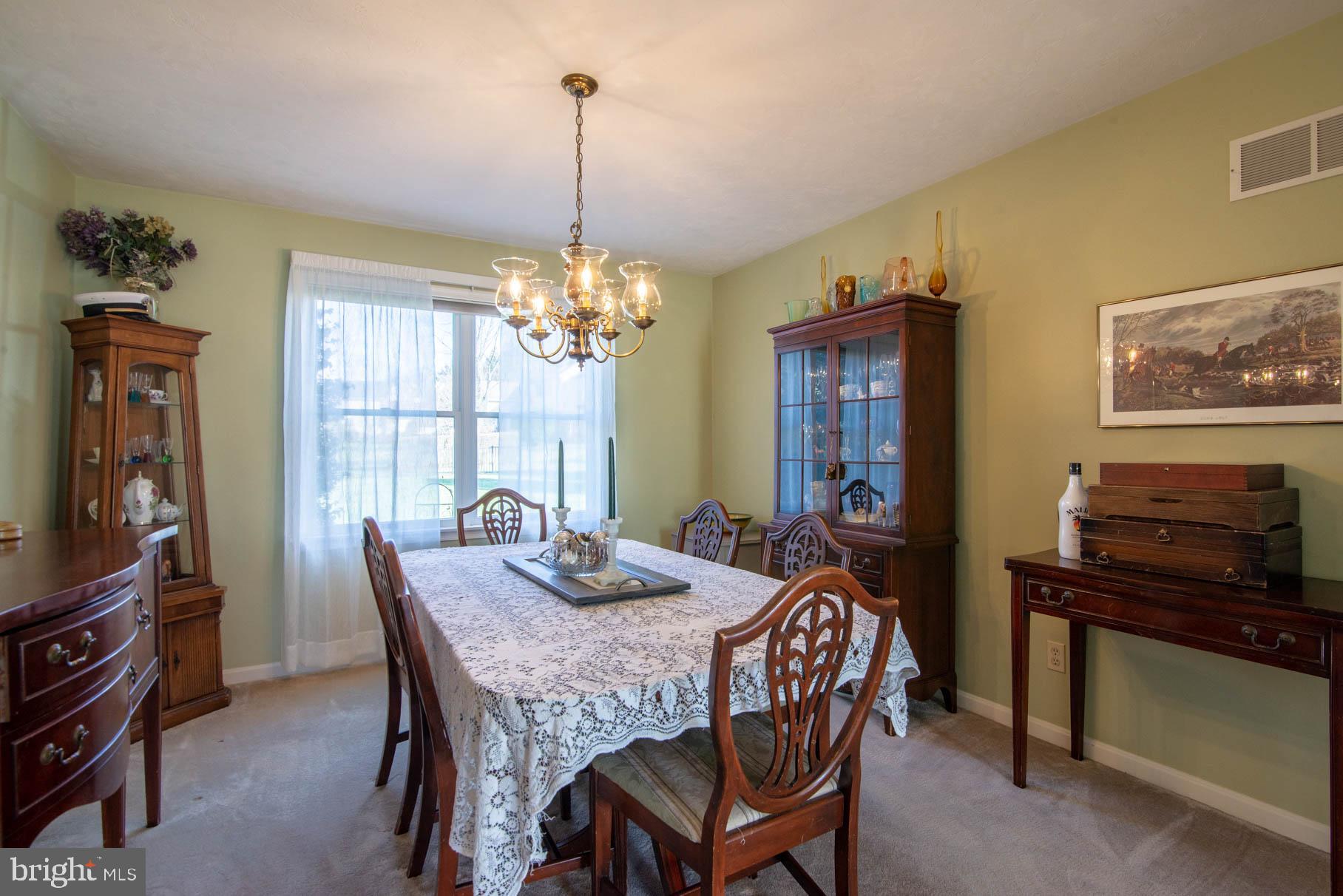 588 Chestnut Hill Road York, PA 17402 - Photo 6 of 49