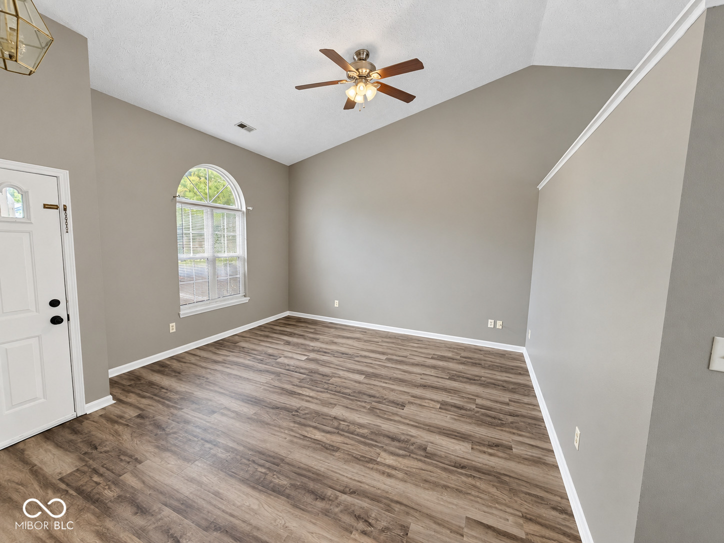 12915 Longleaf Lane Fishers, IN 46038 - Photo 3 of 17 Gallery Image 3