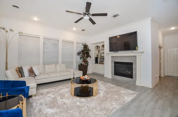 $370,000 | 13511 Brookbluff Lane, Houston, TX 77077