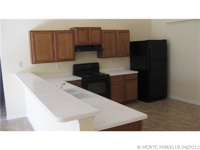 1725 Southwest Palermo Road Port St. Lucie, FL 34987 - Photo 4 of 12 Kitchen.