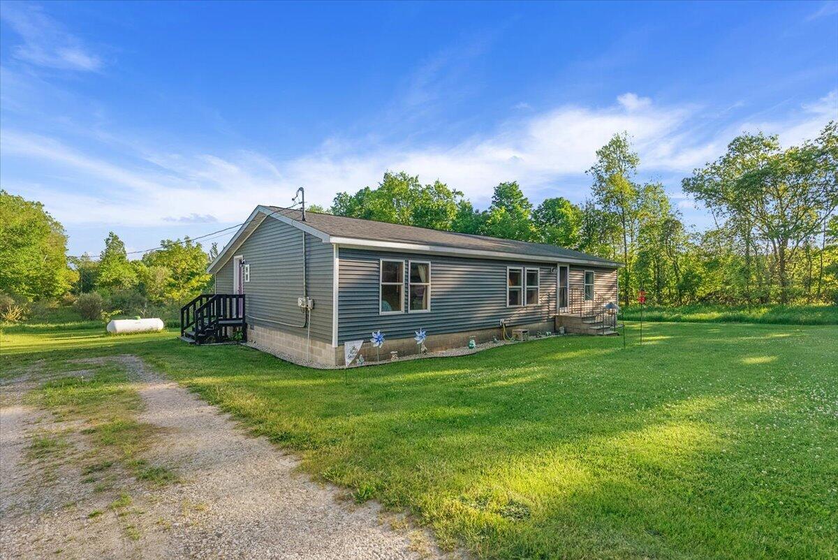 9423 East Baker Road Hesperia, MI 49421 - Photo 3 of 56