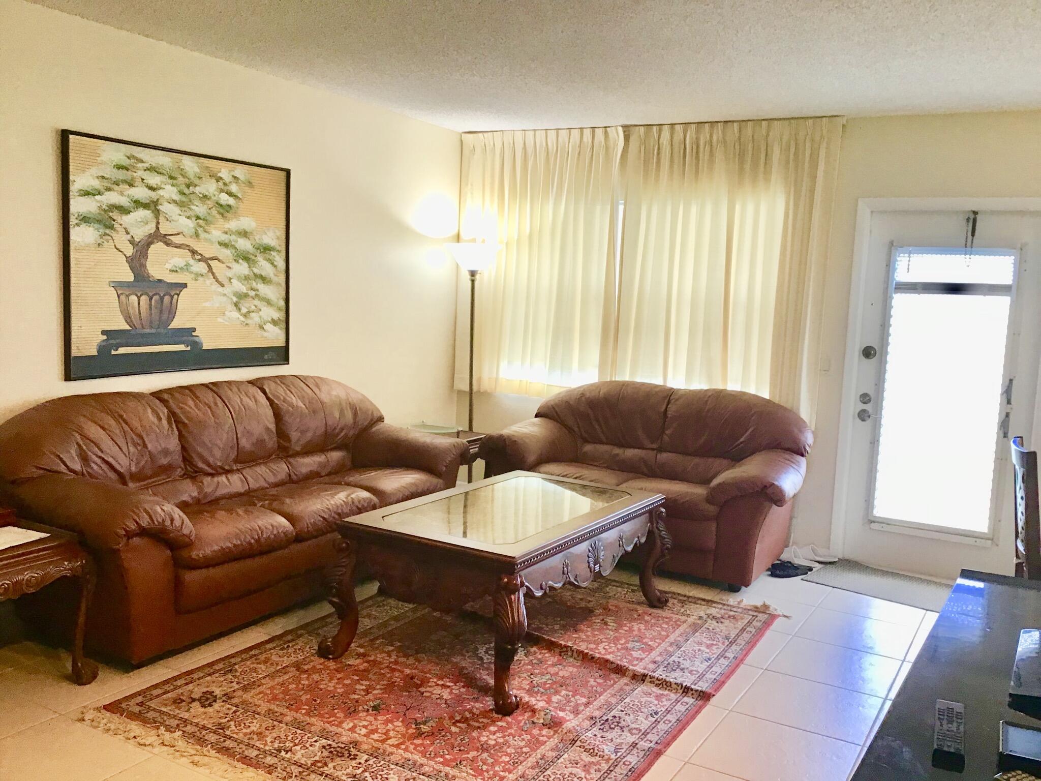 4004 Exeter Boca Raton, FL 33434 - Photo 6 of 30 D88DFAC6-6A58-42B2-A82E-FA7435E13220 (1)