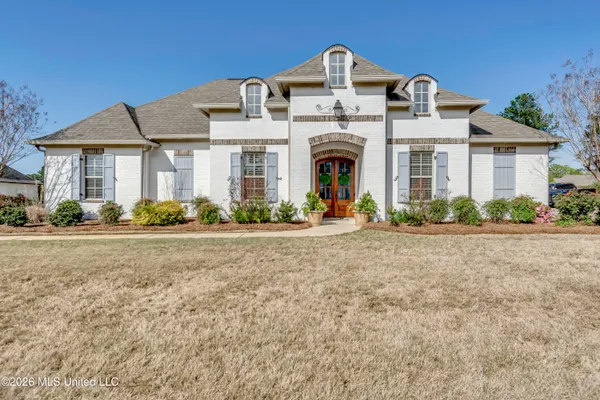 $690,000 | 308 East Lake Drive, Madison, MS 39110