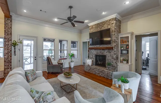 $690,000 | 308 East Lake Drive, Madison, MS 39110