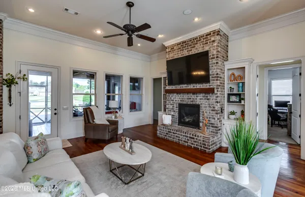 $690,000 | 308 East Lake Drive, Madison, MS 39110