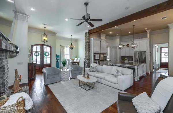 $690,000 | 308 East Lake Drive, Madison, MS 39110