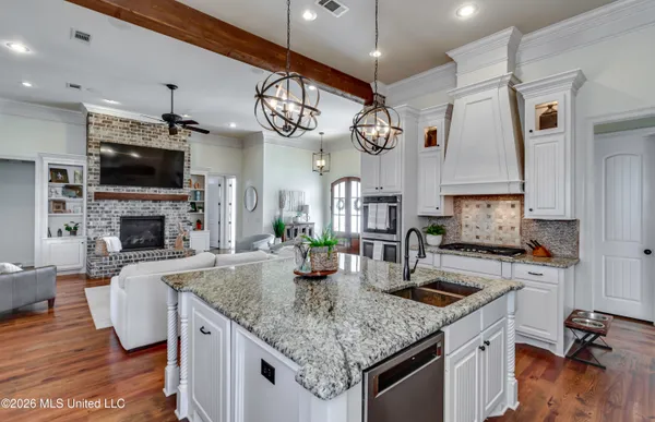 $690,000 | 308 East Lake Drive, Madison, MS 39110