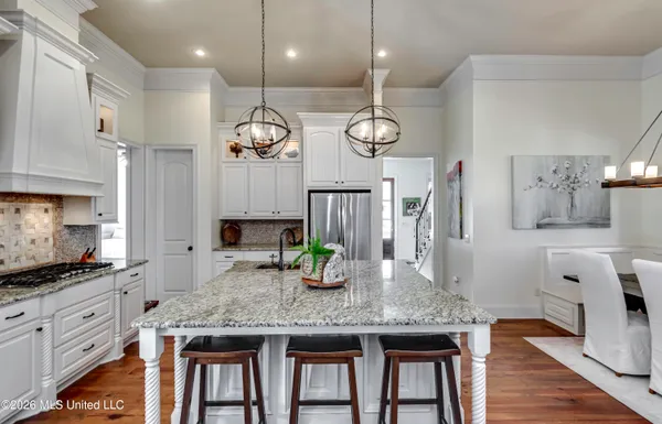 $690,000 | 308 East Lake Drive, Madison, MS 39110