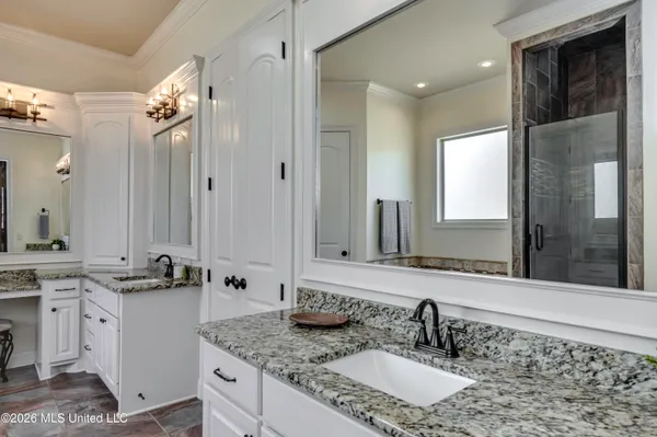 $690,000 | 308 East Lake Drive, Madison, MS 39110