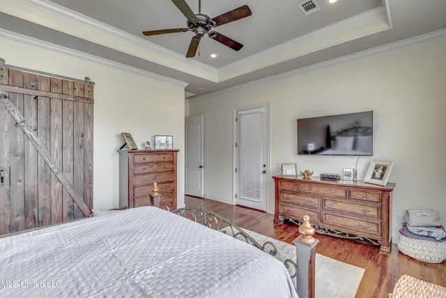 $690,000 | 308 East Lake Drive, Madison, MS 39110