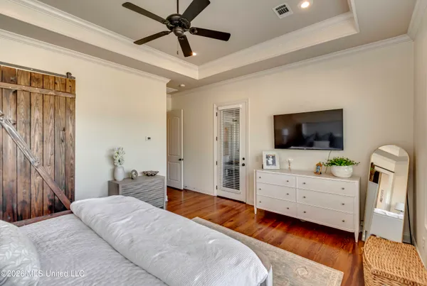 $690,000 | 308 East Lake Drive, Madison, MS 39110