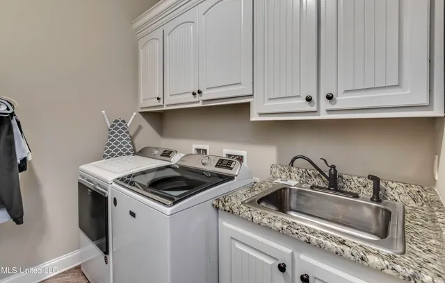 $690,000 | 308 East Lake Drive, Madison, MS 39110