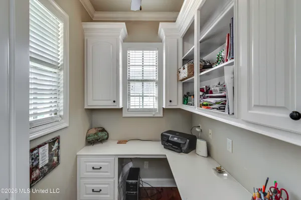 $690,000 | 308 East Lake Drive, Madison, MS 39110