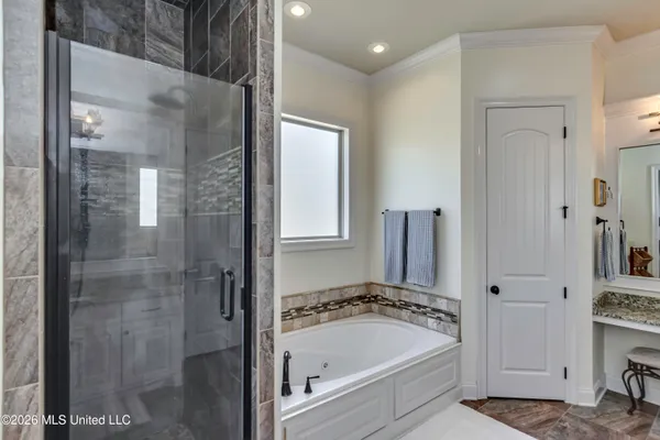 $690,000 | 308 East Lake Drive, Madison, MS 39110